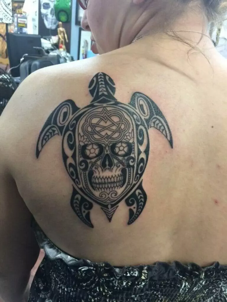 turtle tattoo, woman