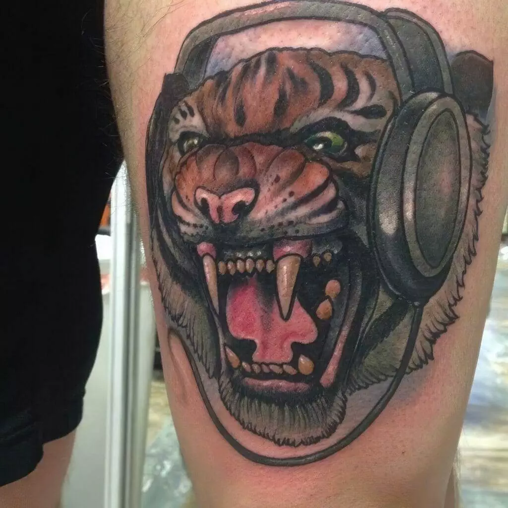 tiger, headphones